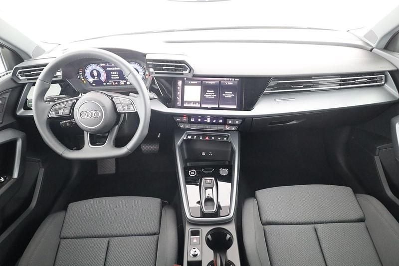 Neu Audi A3 S-Line 150 PS (110 kW) 2025 Grau Limousine
