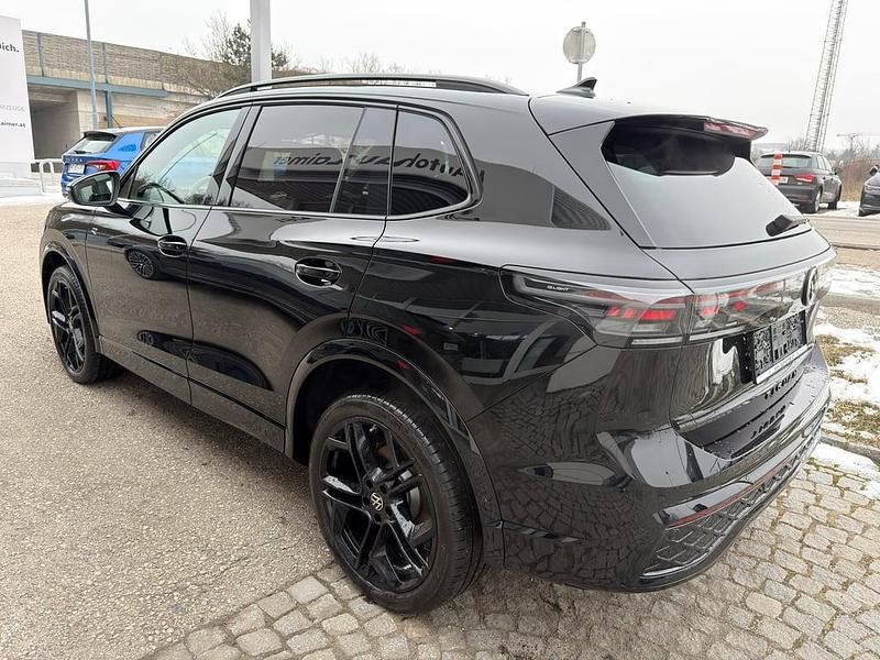 Neu VW Tiguan Sport 193 PS (141 kW) 2026 Schwarz  metallic SUV