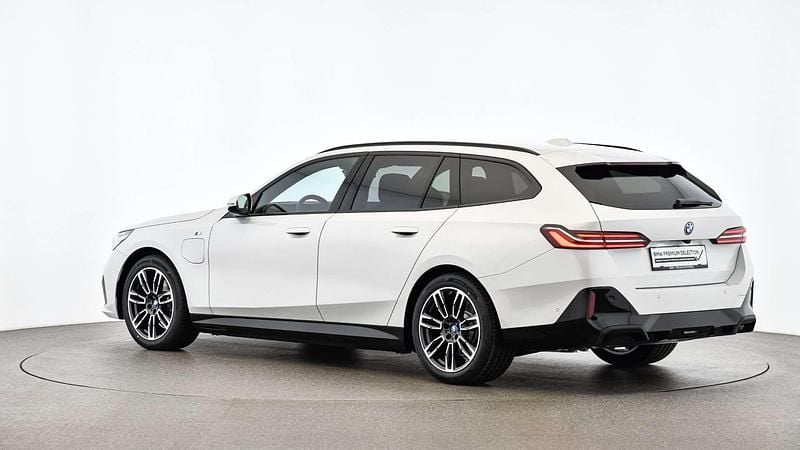 Gebraucht BMW 530e Efficient Dynamics 299 PS (219 kW) 2024 Weiß Kombi
