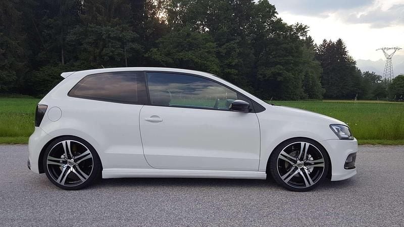 Weiß Gebraucht 2013 VW Polo R-line Kleinwagen | € 9.990 (Teuer) - Bild 1/4