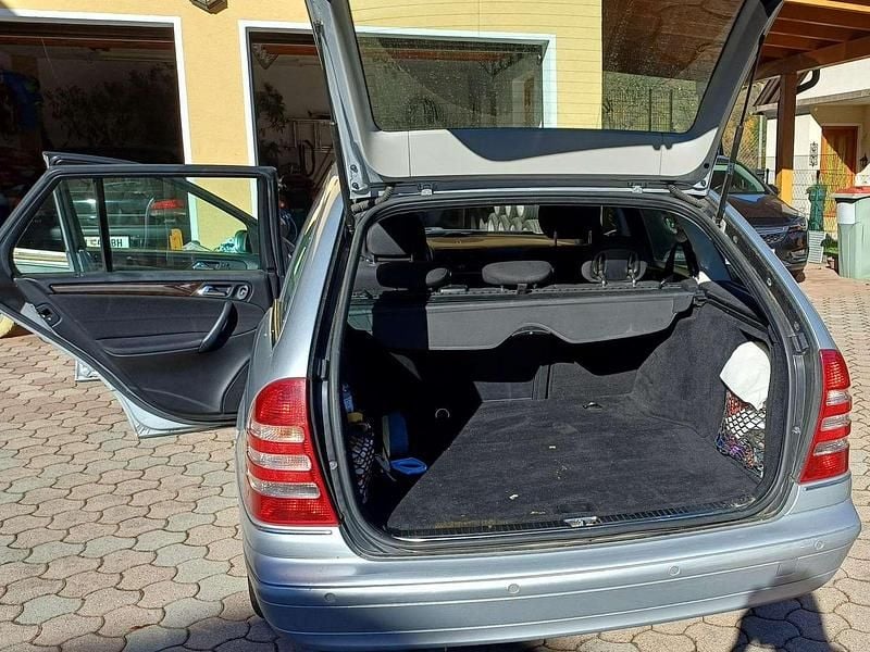 Silber Gebraucht 2007 Mercedes C320 Kombi | € 6.000 - Bild 1/4
