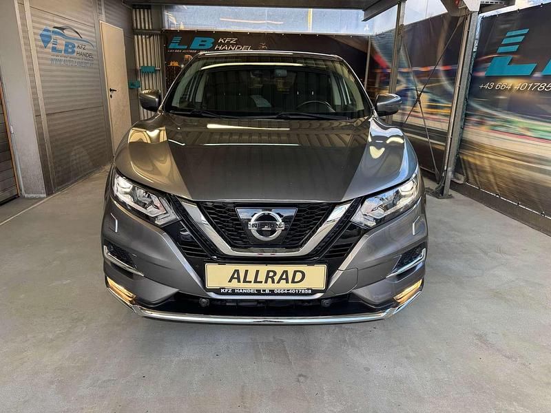 Gebraucht Nissan Qashqai Acenta 131 PS (96 kW) 2018 Grau SUV