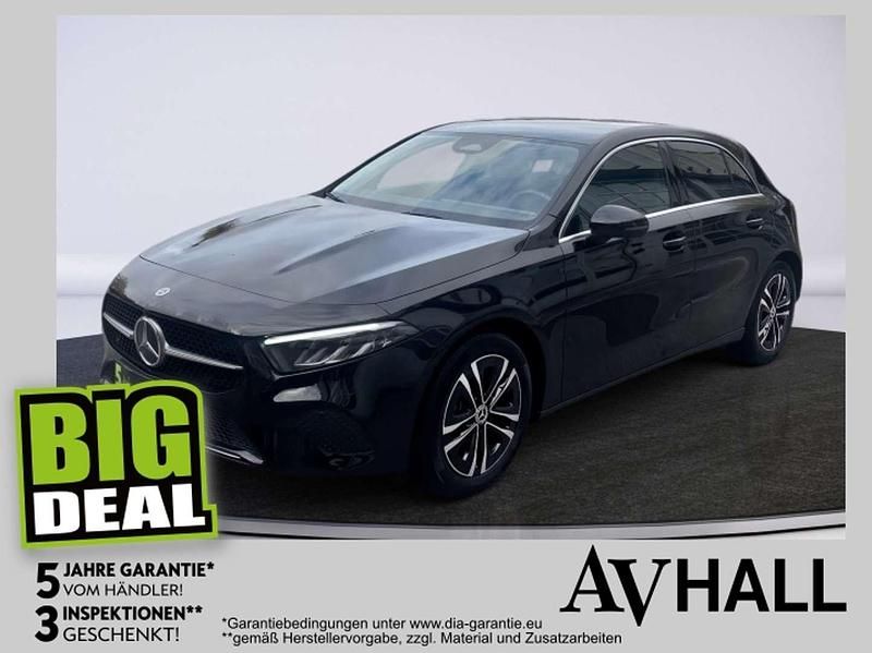 Schwarz Gebraucht 2024 Mercedes A180 Limousine | € 31.390 (Guter Preis) - Bild 1/4