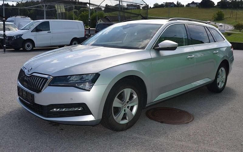 Gebraucht Skoda Superb 150 PS (110 kW) 2023 Silber Kombi