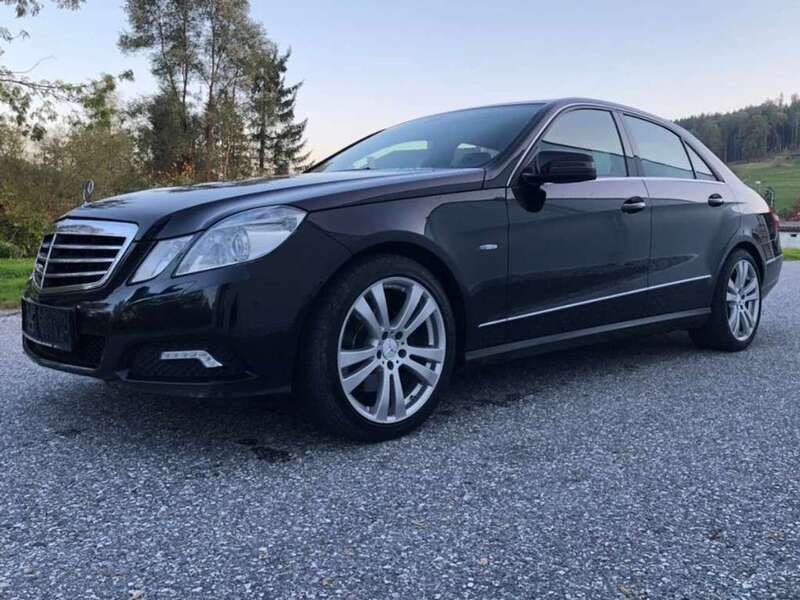 Schwarz Gebraucht 2009 Mercedes E350 Avantgarde Limousine | € 9.500 (Fairer Preis) - Bild 1/4