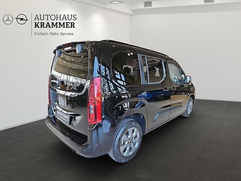 Neu Opel Combo 131 PS (96 kW) 2026 Schwarz Kombi