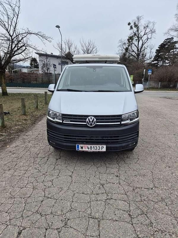 Gebraucht VW Transporter 150 PS (110 kW) 2018 Silber Van