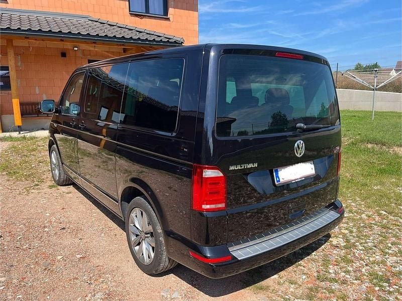 Gebraucht VW Multivan Highline 204 PS (150 kW) 2016 Schwarz Van
