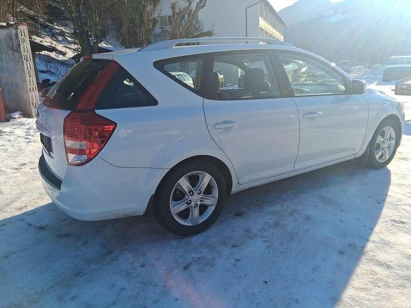 Gebraucht Kia Ceed 90 PS (66 kW) 2011 Kleinwagen