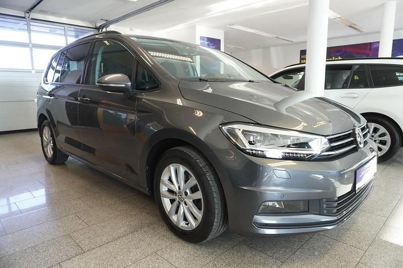Gebraucht VW Touran Comfortline 116 PS (85 kW) 2019 Silber Van / Kleinbus