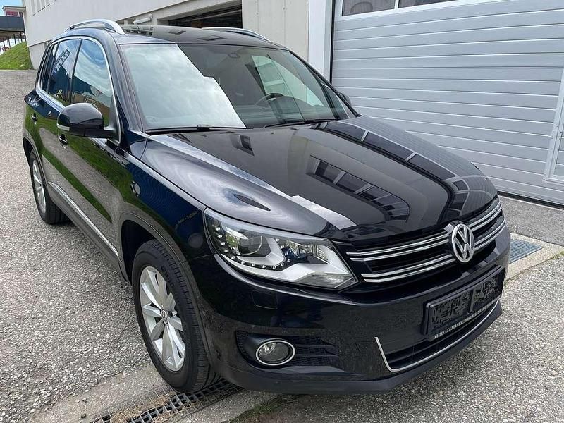Schwarz Gebraucht 2015 VW Tiguan LOUNGE SUV | € 14.890 (Fairer Preis) - Bild 1/4