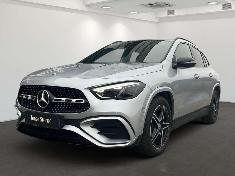 Gebraucht Mercedes GLA200 AMG line 150 PS (110 kW) 2024 Silber SUV