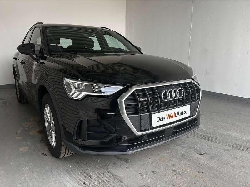 Gebraucht Audi Q3 Ambiente 193 PS (141 kW) 2025 Schwarz  metallicperleffektno SUV