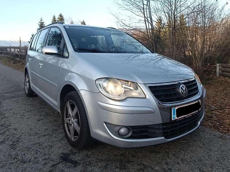 Silber Gebraucht 2007 VW Touran Trendline Van / Kleinbus | € 3.250 (Guter Preis) - Bild 1/4
