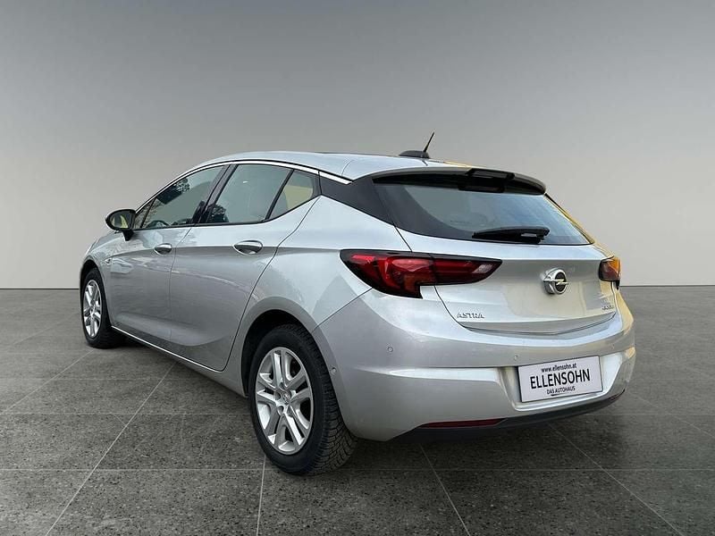 Gebraucht Opel Astra Innovation 105 PS (77 kW) 2017 Silber Kleinwagen