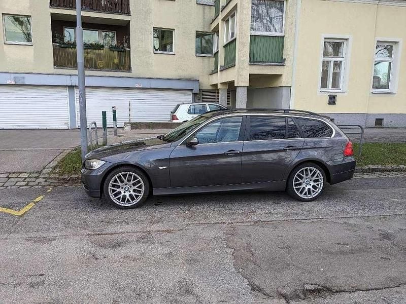 Grau Gebraucht 2008 BMW 330 Kombi | € 6.999 (Guter Preis) - Bild 1/4
