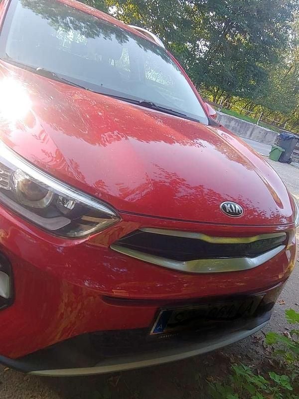 Rot Gebraucht 2020 Kia Stonic Silver SUV | € 13.500 (Fairer Preis) - Bild 1/4