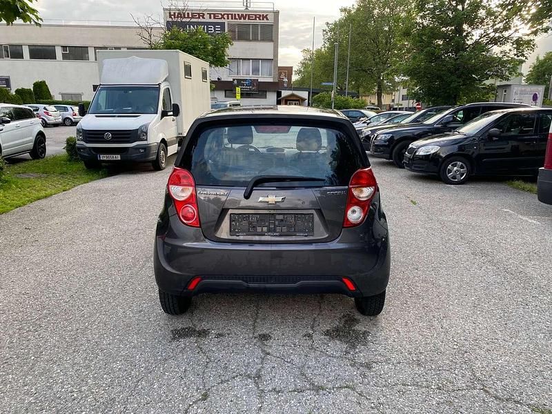 Gebraucht Chevrolet Spark 68 PS (50 kW) 2013 Grau Kleinwagen