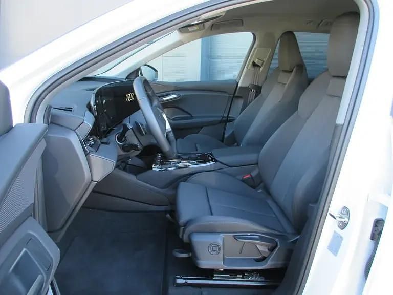 Gebraucht Audi Q6 e-tron 100 kW (136 PS) 2025 Weiss  metallic SUV