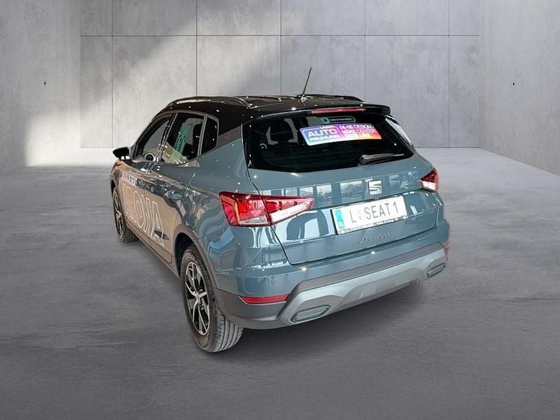 Neu Seat Arona Style 115 PS (84 kW) 2026 Dunkelblau  normal SUV
