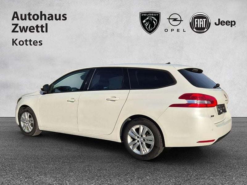 Gebraucht Peugeot 308 SW Active 131 PS (96 kW) 2021 Weiß Kombi