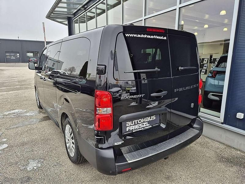 Gebraucht Peugeot Expert 180 PS (132 kW) 2024 Schwarz Van