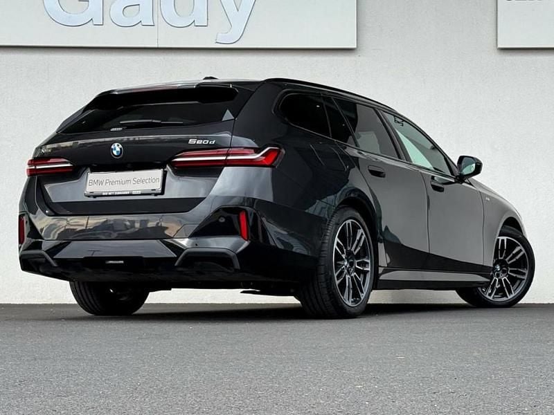 Gebraucht BMW 520 Shadowline 197 PS (144 kW) 2025 Sophistograu brillanteffekt Kombi