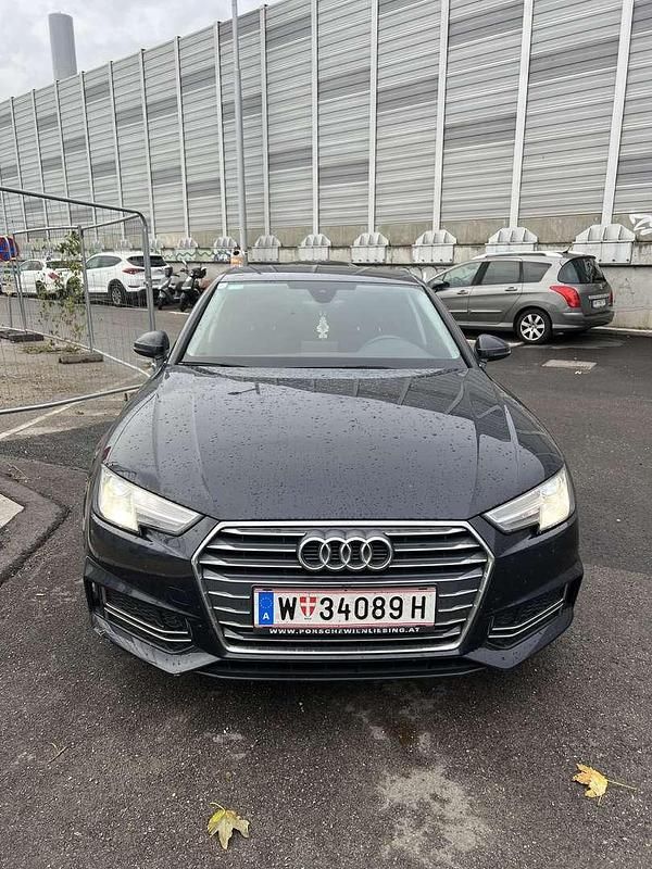 Blau Gebraucht 2018 Audi A4 Sport Limousine | € 20.000 (Fairer Preis) - Bild 1/4