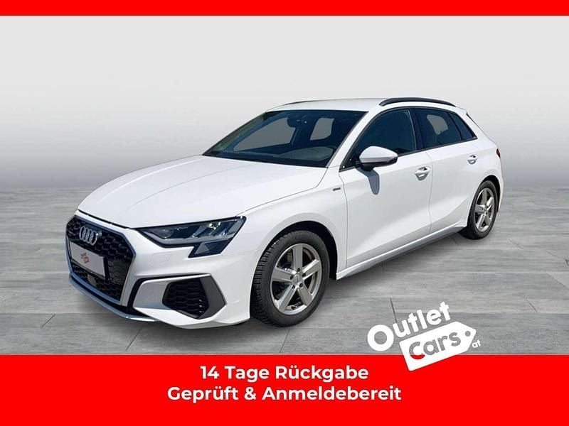 Weiss normal Gebraucht 2022 Audi A3 S-Line Limousine | € 32.950 (Teuer) - Bild 1/4