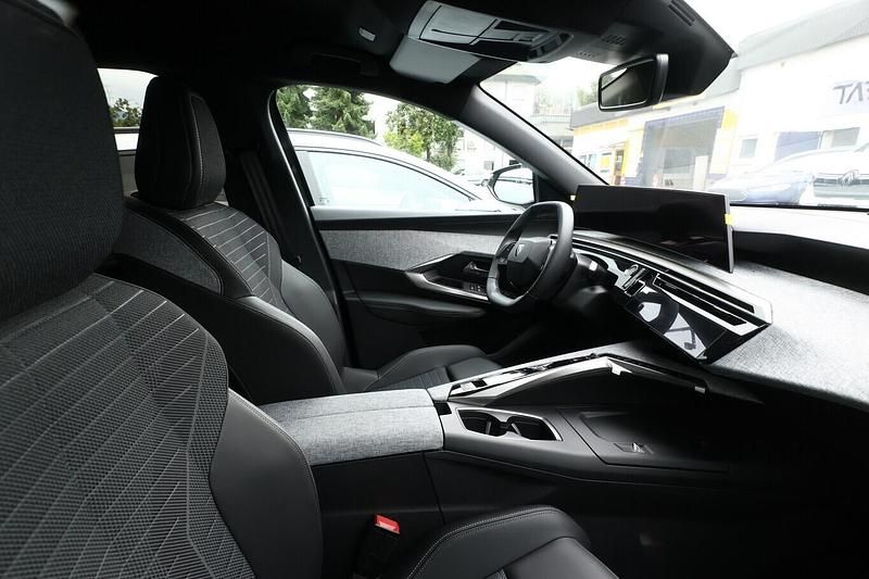 Neu Peugeot 3008 Allure 145 PS (106 kW) 2026 SUV