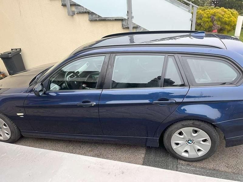 Gebraucht BMW 316 116 PS (85 kW) 2010 Blau Kombi
