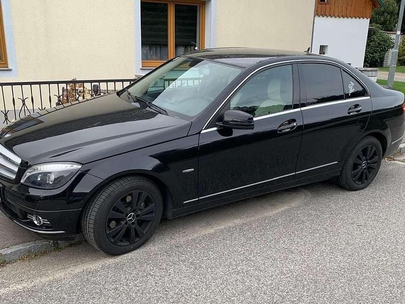 Gebraucht Mercedes C180 Avantgarde 156 PS (114 kW) 2009 Schwarz Limousine