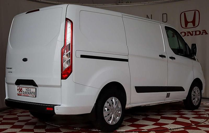 Gebraucht Ford Transit Custom 131 PS (96 kW) 2020 Weiß Van