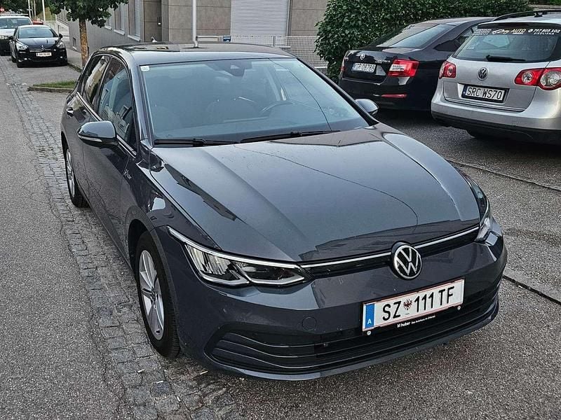 Gebraucht VW Golf VIII Life 150 PS (110 kW) 2020 Grau Limousine