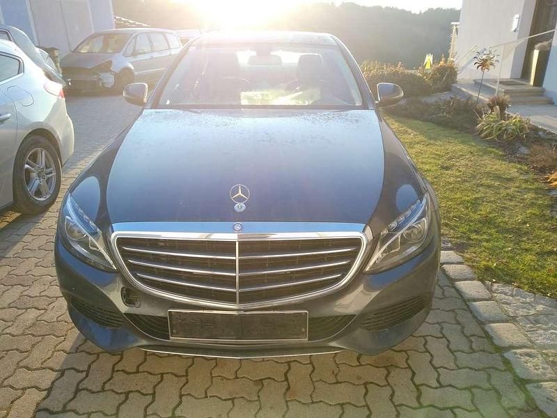 Gebraucht Mercedes C180 116 PS (85 kW) 2016 Grau Limousine