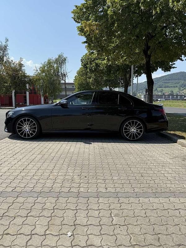 Gebraucht Mercedes E220 AMG line 194 PS (142 kW) 2016 Limousine
