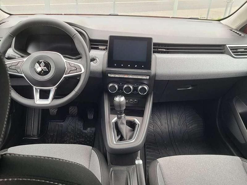 Gebraucht Mitsubishi Colt Invite 67 PS (49 kW) 2024 Rot Limousine