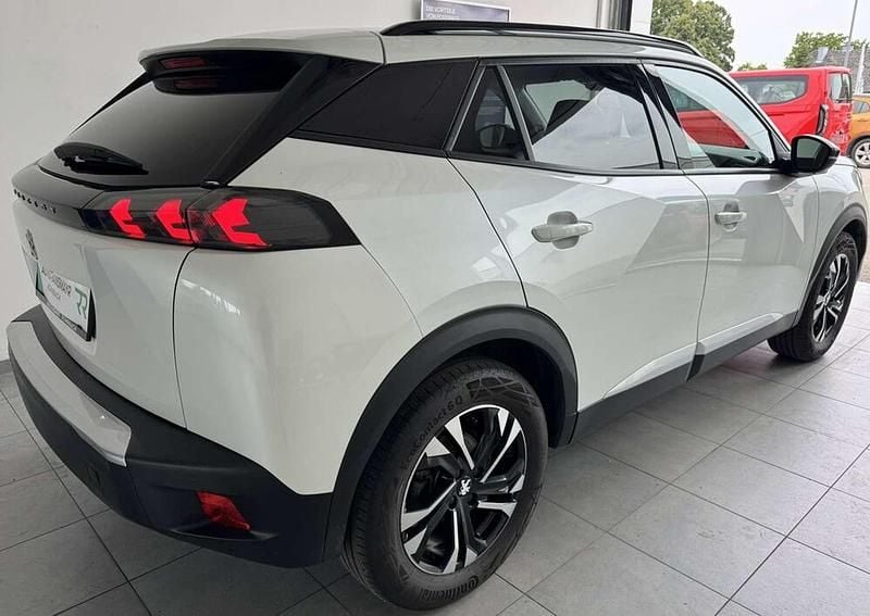 Gebraucht Peugeot e-2008 Allure 100 kW (136 PS) 2022 Weiß SUV