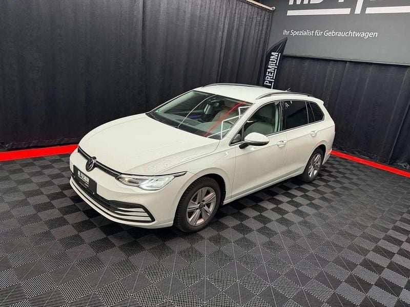 Gebraucht VW Golf VIII Life 116 PS (85 kW) 2023 Weiß Kombi