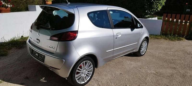 Gebraucht Mitsubishi Colt 95 PS (69 kW) 2007 Silber Limousine