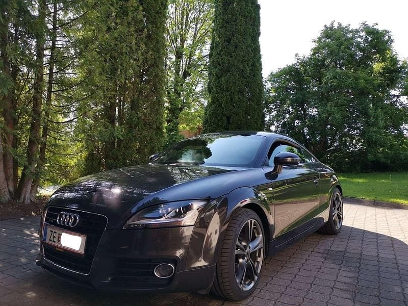 Grau Gebraucht 2012 Audi TT S-Line Coupé | € 13.800 - Bild 1/4