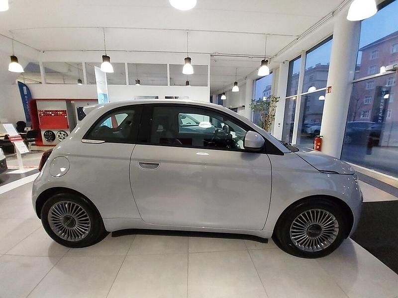 Neu Fiat 500 65 PS (47 kW) 2026 Blau Kleinwagen