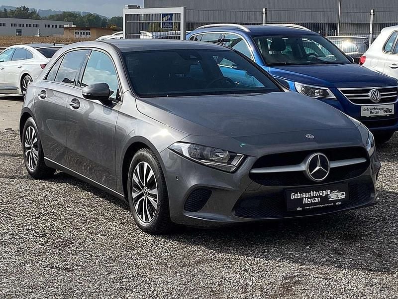Gebraucht Mercedes A180 116 PS (85 kW) 2021 Grau Limousine