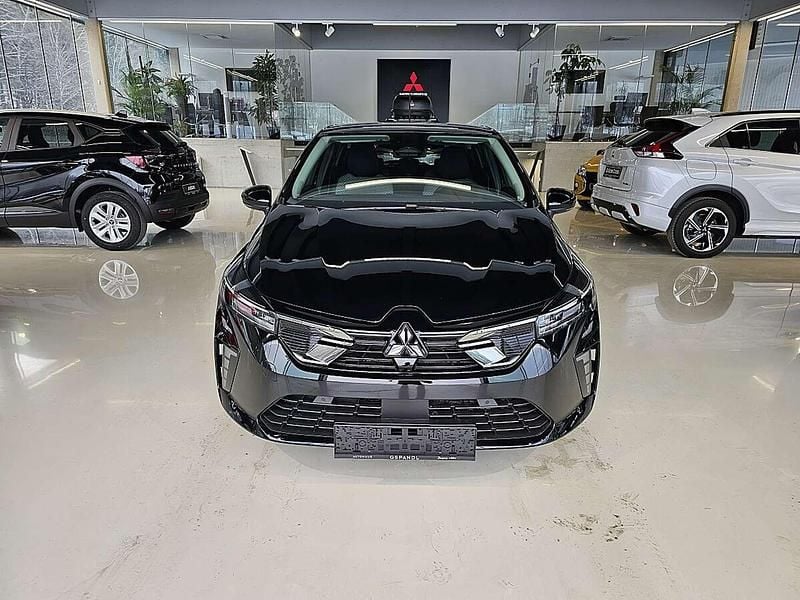 Neu Mitsubishi Colt Invite 91 PS (66 kW) 2025 Schwarz Limousine