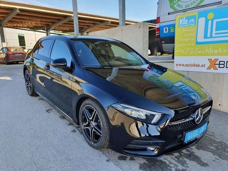 Schwarz Gebraucht 2020 Mercedes A160 AMG line Limousine | € 28.590 (Etwas zu teuer) - Bild 1/4