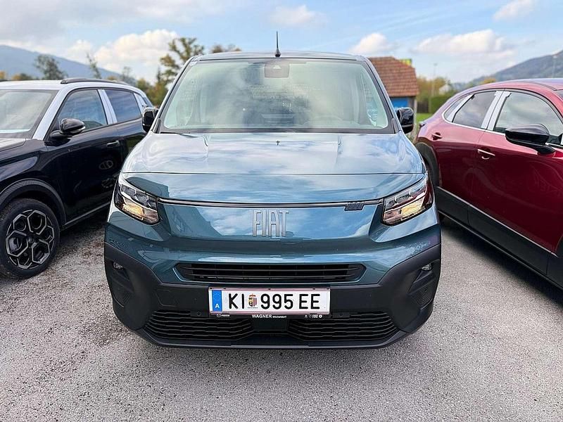 Neu Fiat Doblò S 131 PS (96 kW) 2025 Blau Van / Kleinbus