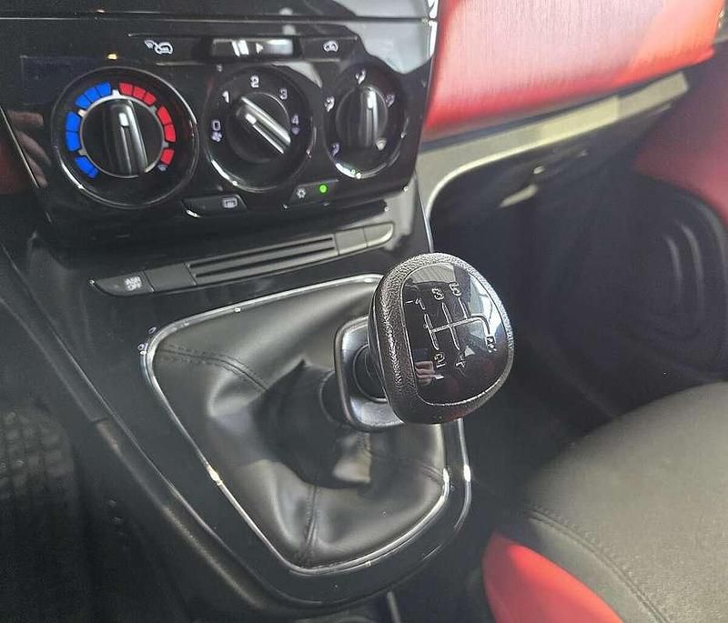 Gebraucht Lancia Ypsilon 69 PS (50 kW) 2012 Schwarz Kleinwagen