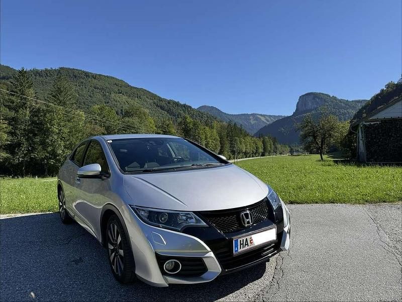 Silber Gebraucht 2016 Honda Civic Elegance Limousine | € 9.999 (Superpreis) - Bild 1/4