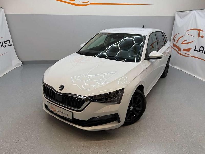 Gebraucht Skoda Scala Ambition 116 PS (85 kW) 2019 Weiß Kleinwagen