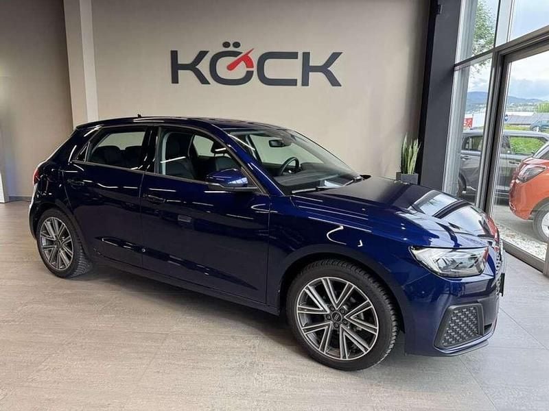 Gebraucht Audi A1 Basis 95 PS (69 kW) 2023 Blau SUV